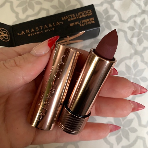 Anastasia Beverly Hills matte lipstick in Blackberry - Picture 1 of 2